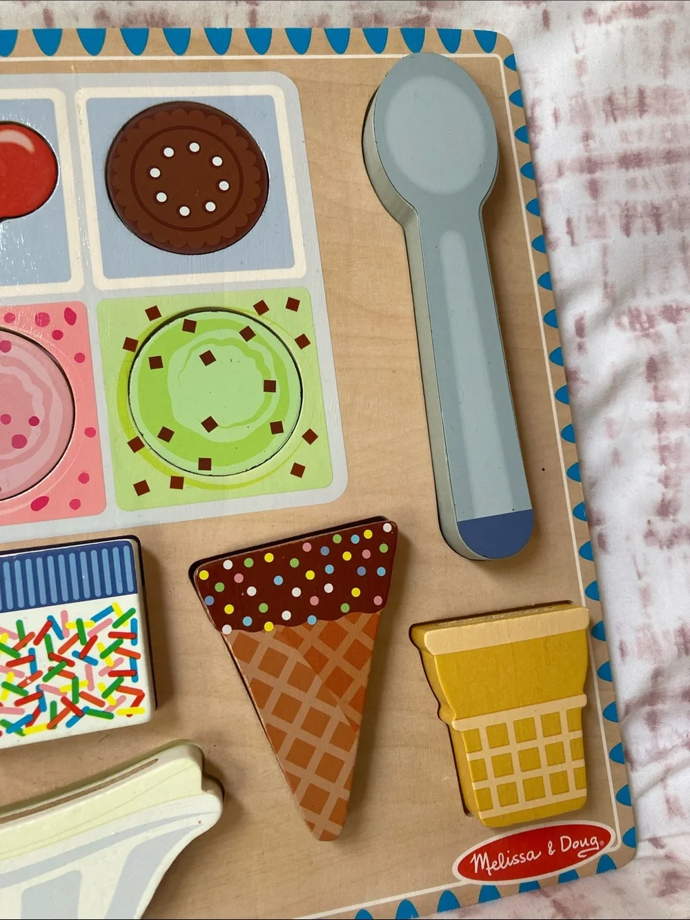 Melissa & Doug Ice Cream Wooden Magnetic Puzzle Play Set - 16 Magnet Pieces